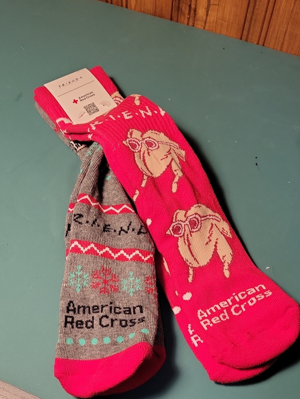 Friends Crew Socks - Red & Gray Holiday Pack Woman